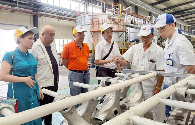 廣東省汽車行業(yè)協(xié)會領(lǐng)導(dǎo)一行來訪肇慶動力